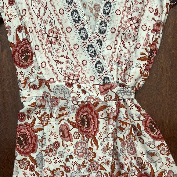 Zesica Floral Maxi Wrap Dress, Deep V Neckline, Size Medium - Picture 5 of 11